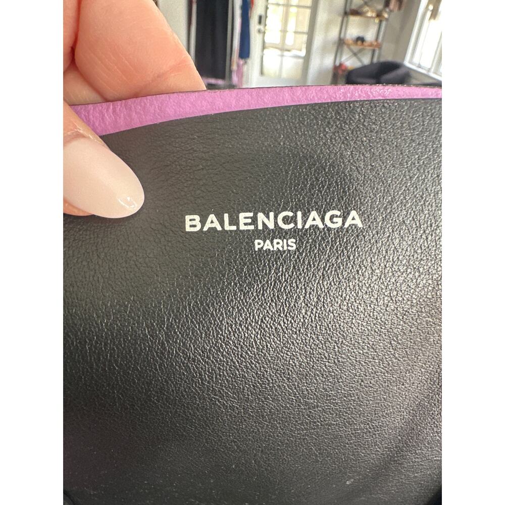 Balenciaga Leather Everyday Tote - Picture 2 of 16
